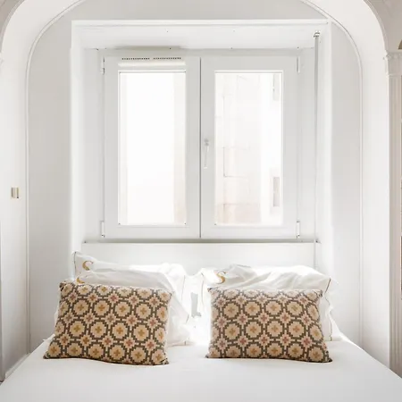 Yellow Studios In Cascais Кашкайш