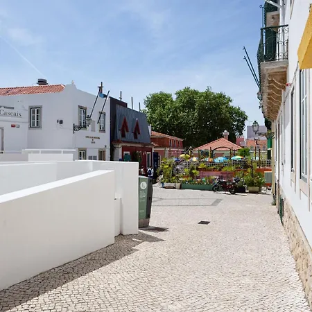 Yellow Studios In Cascais *